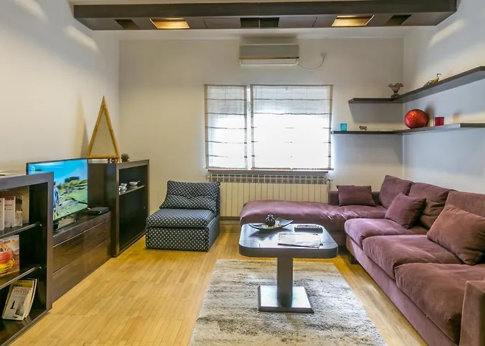 Apartment Central Square
